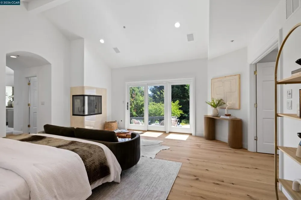 78 Scenic Dr Orinda, CA 94563