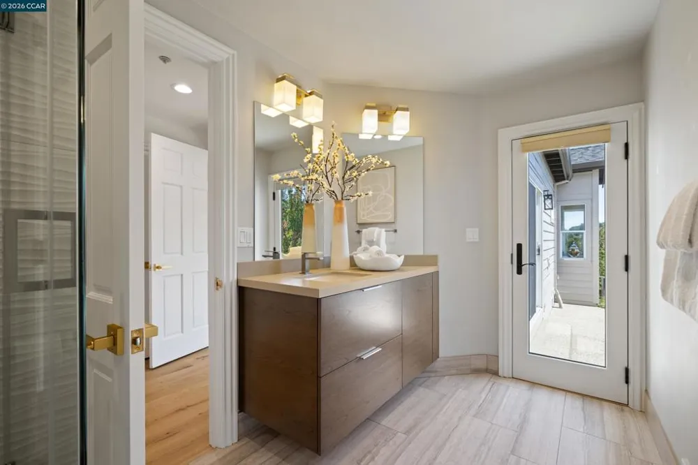 78 Scenic Dr Orinda, CA 94563