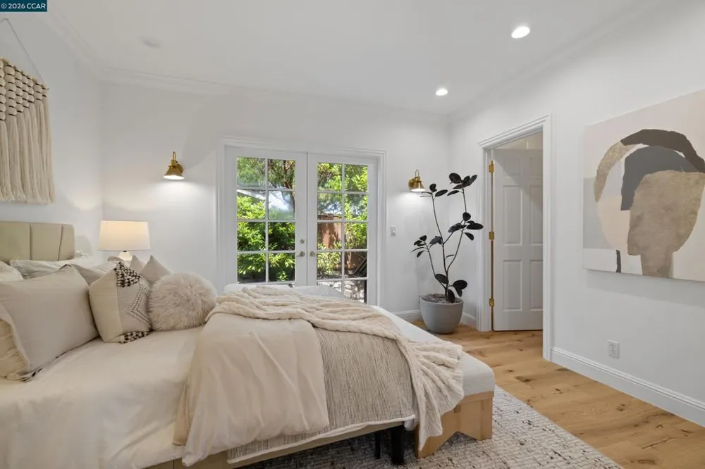 78 Scenic Dr Orinda, CA 94563