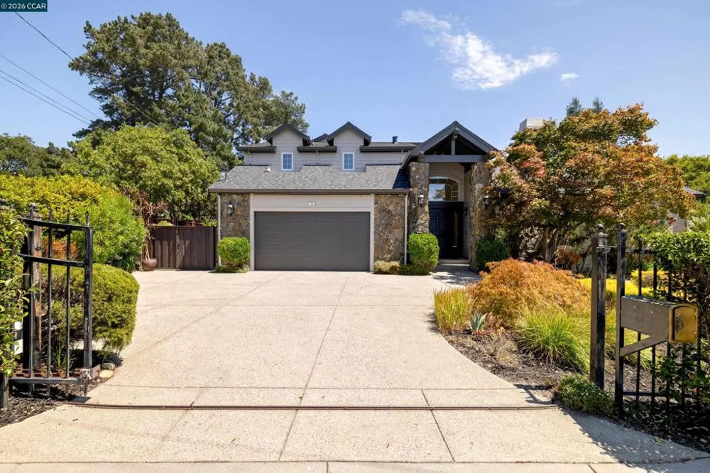 78 Scenic Dr Orinda, CA 94563