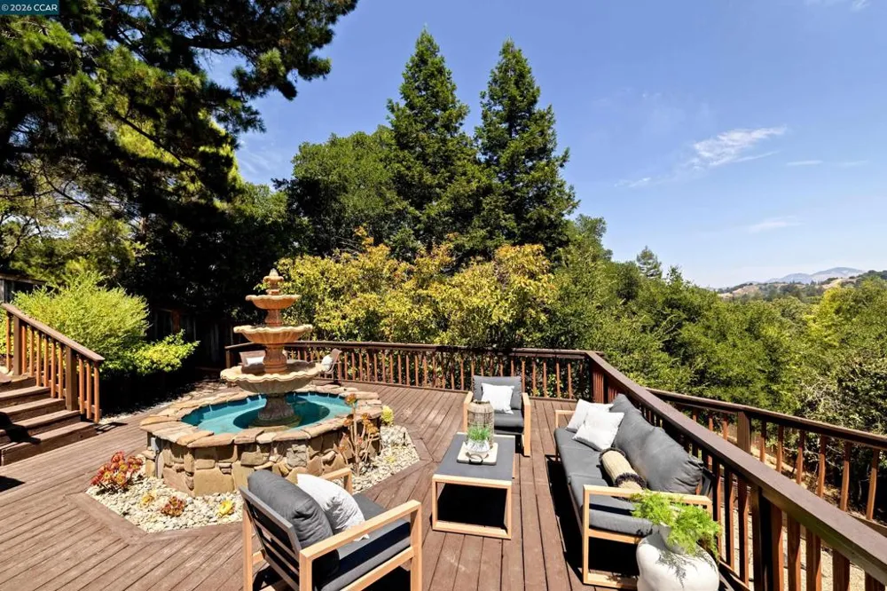 78 Scenic Dr Orinda, CA 94563