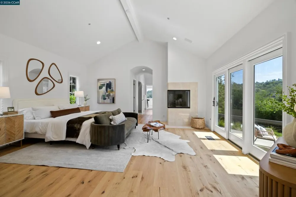 78 Scenic Dr Orinda, CA 94563