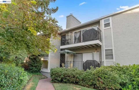 1089 Wesley Ct #8