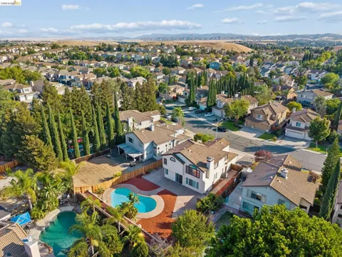 2377 Yorkshire Dr.