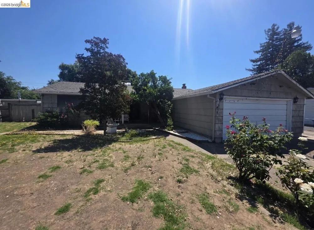 218 Bryan AVE Roseville, CA 95661