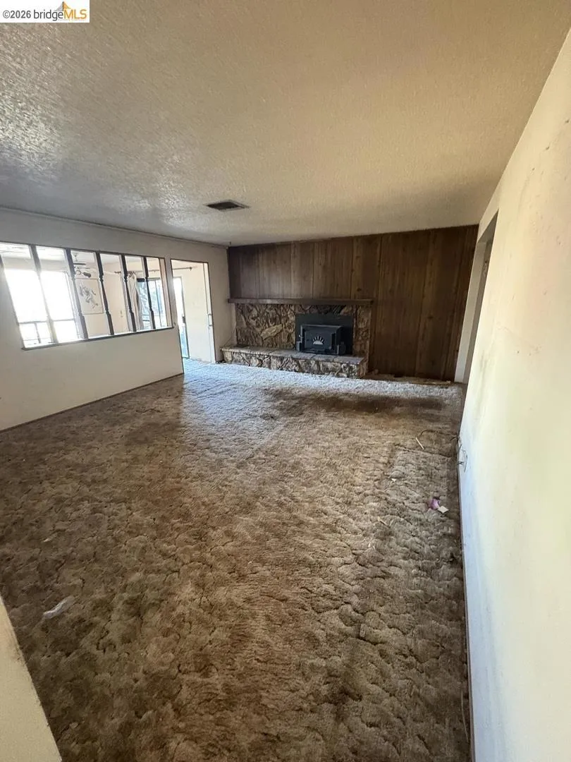 218 Bryan AVE Roseville, CA 95661