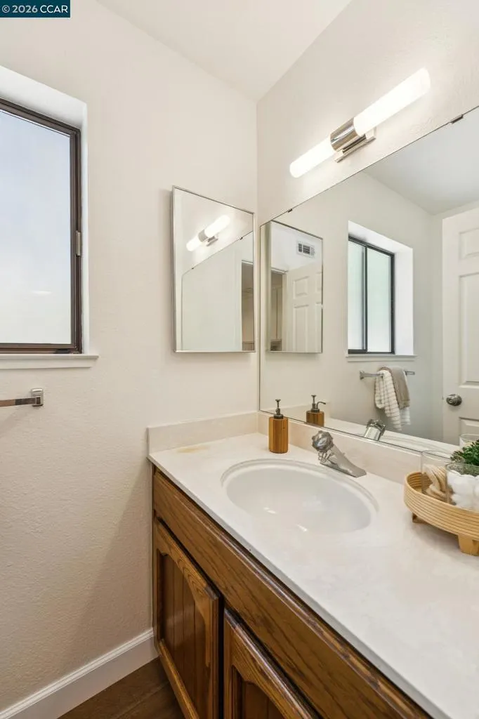 41 Burnham Ct Pleasant Hill, CA 94523