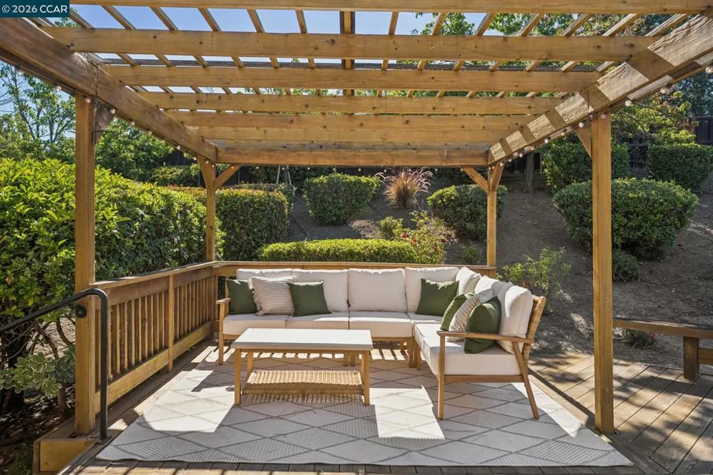 41 Burnham Ct Pleasant Hill, CA 94523