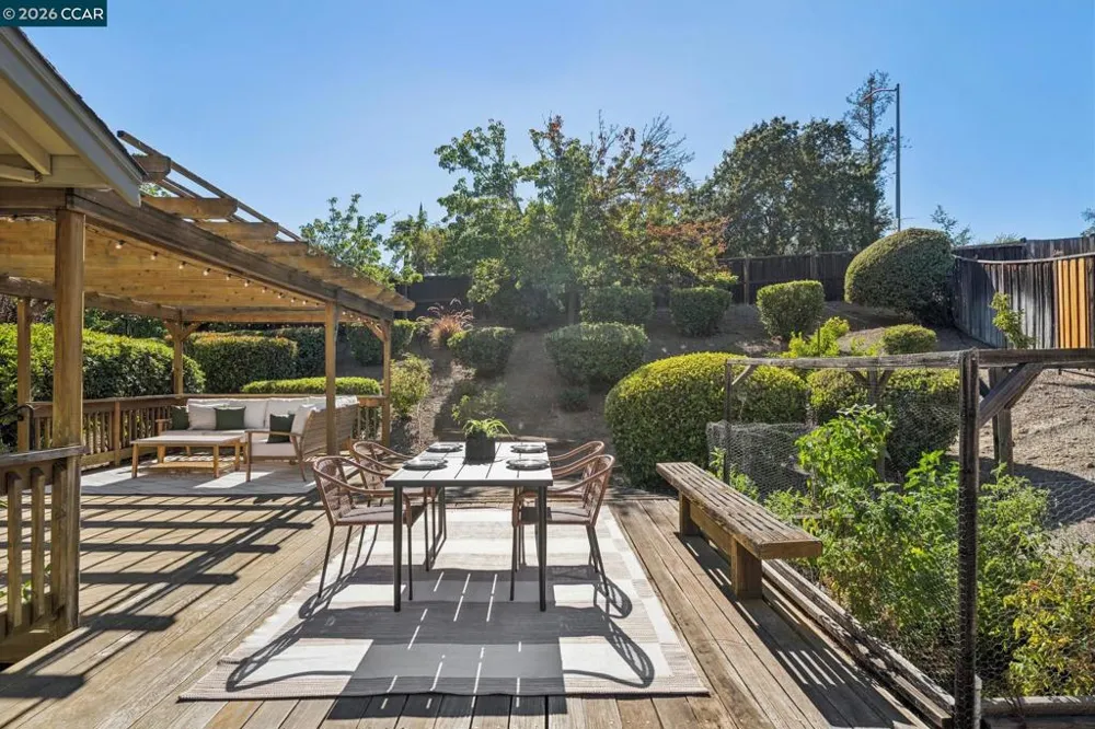 41 Burnham Ct Pleasant Hill, CA 94523