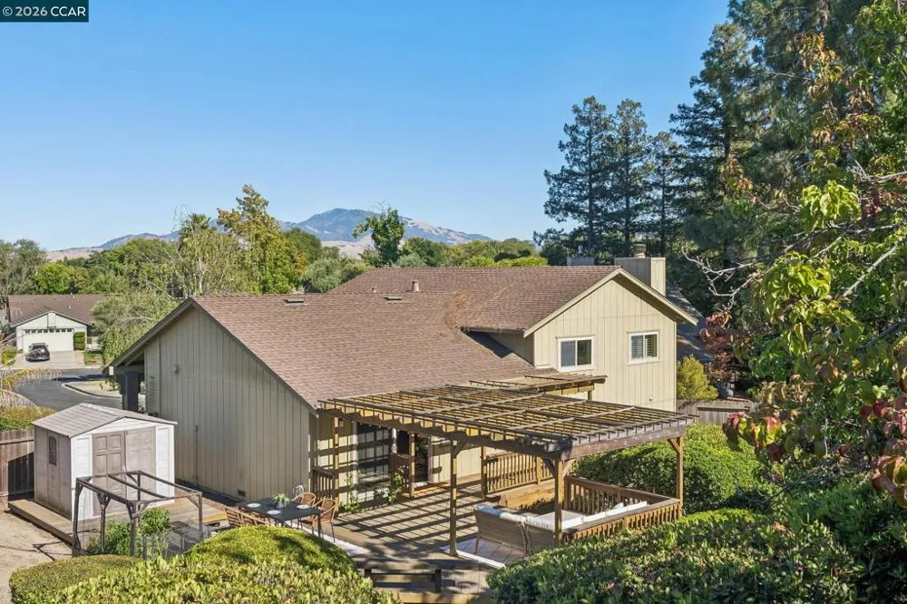 41 Burnham Ct Pleasant Hill, CA 94523