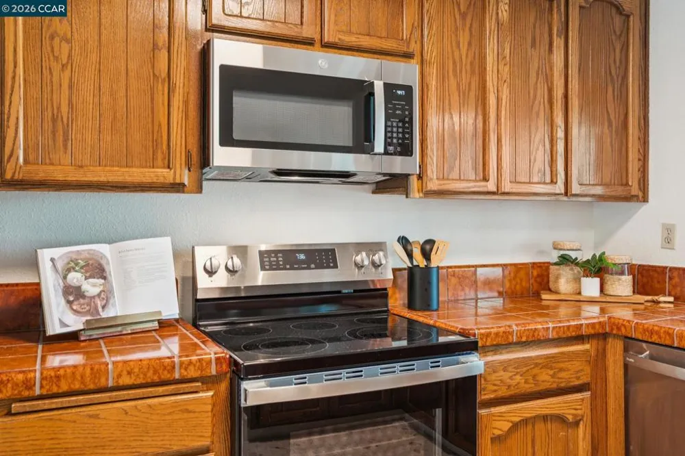 41 Burnham Ct Pleasant Hill, CA 94523