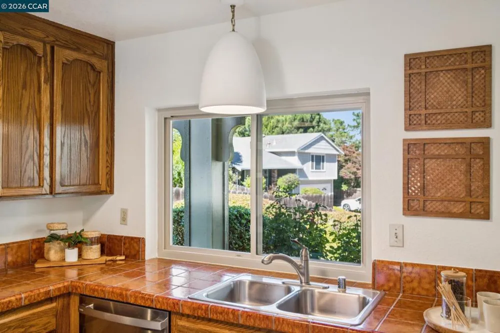 41 Burnham Ct Pleasant Hill, CA 94523