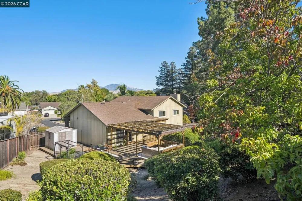 41 Burnham Ct Pleasant Hill, CA 94523