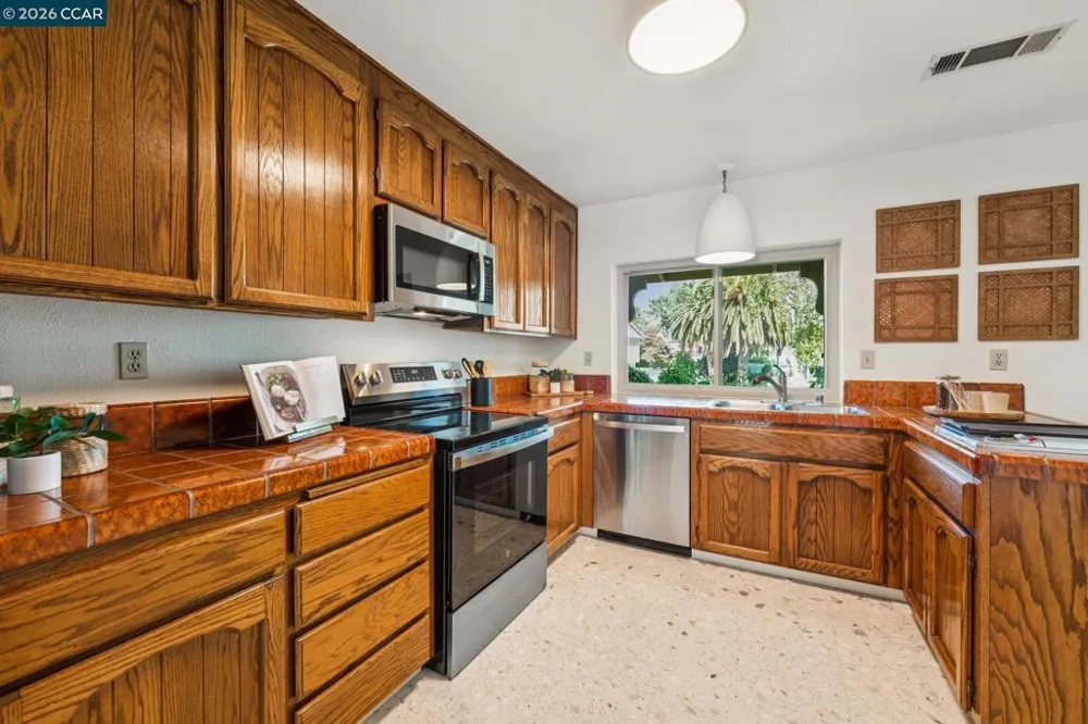 41 Burnham Ct Pleasant Hill, CA 94523