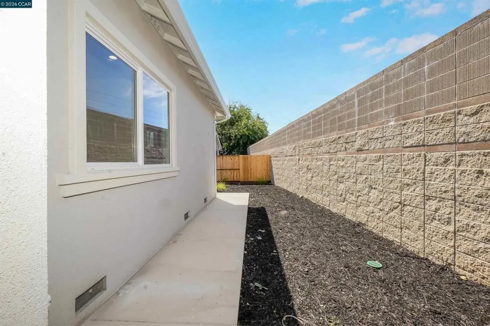 2102 Paige Ct Pittsburg, CA 94565