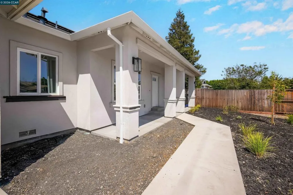 2102 Paige Ct Pittsburg, CA 94565
