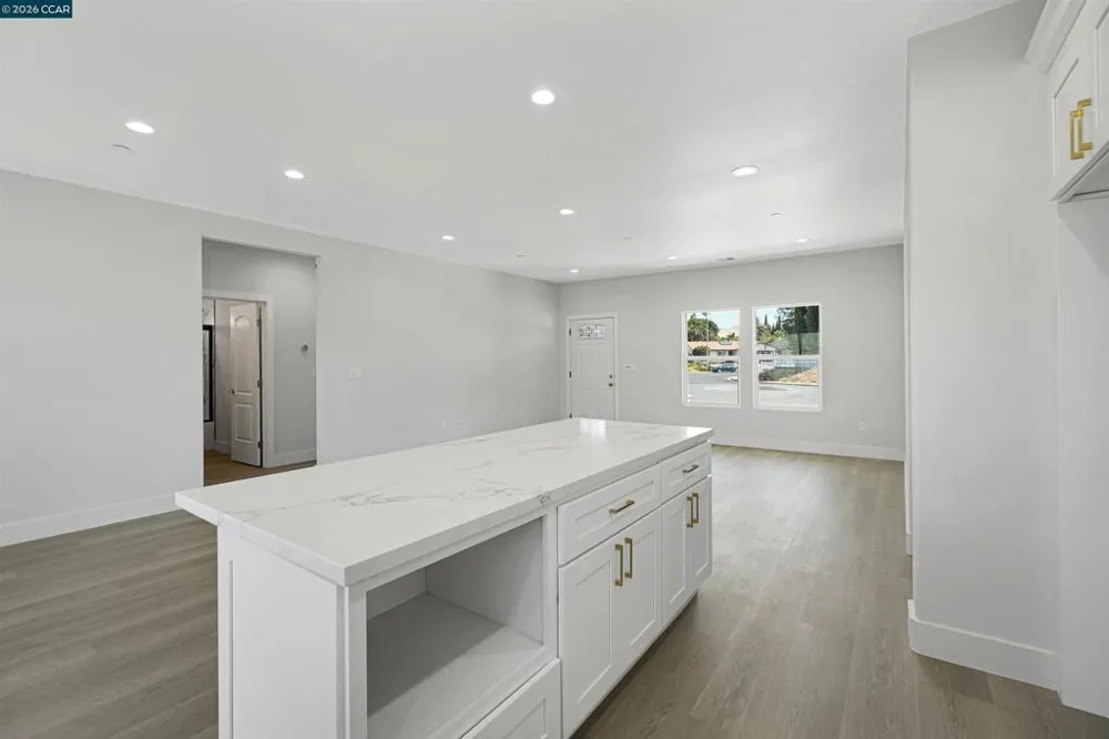 2102 Paige Ct Pittsburg, CA 94565