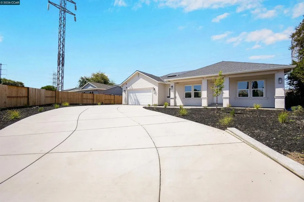 2102 Paige Ct Pittsburg, CA 94565
