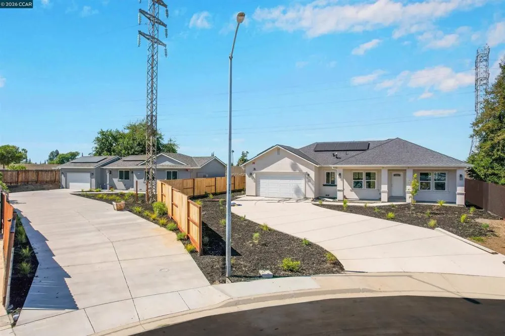 2102 Paige Ct Pittsburg, CA 94565