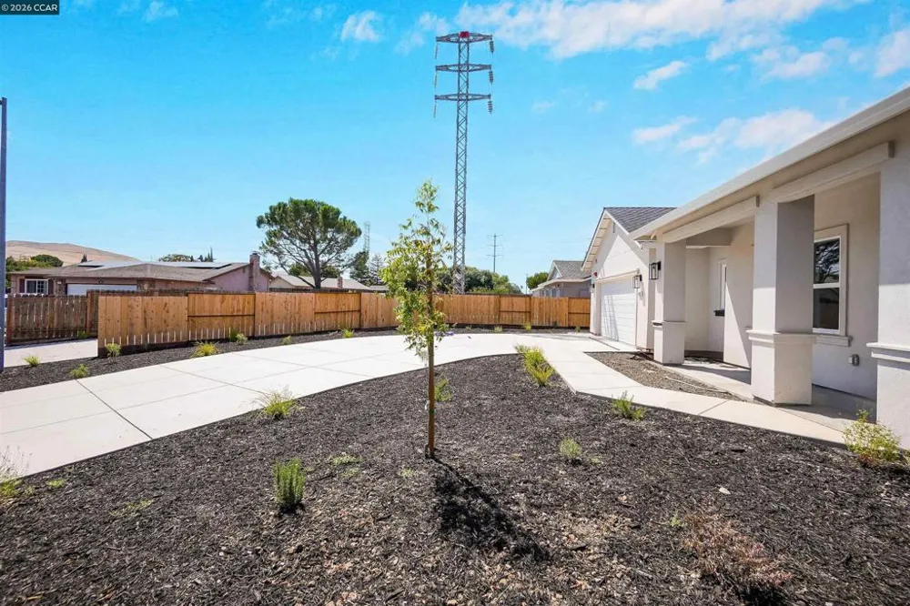 2102 Paige Ct Pittsburg, CA 94565