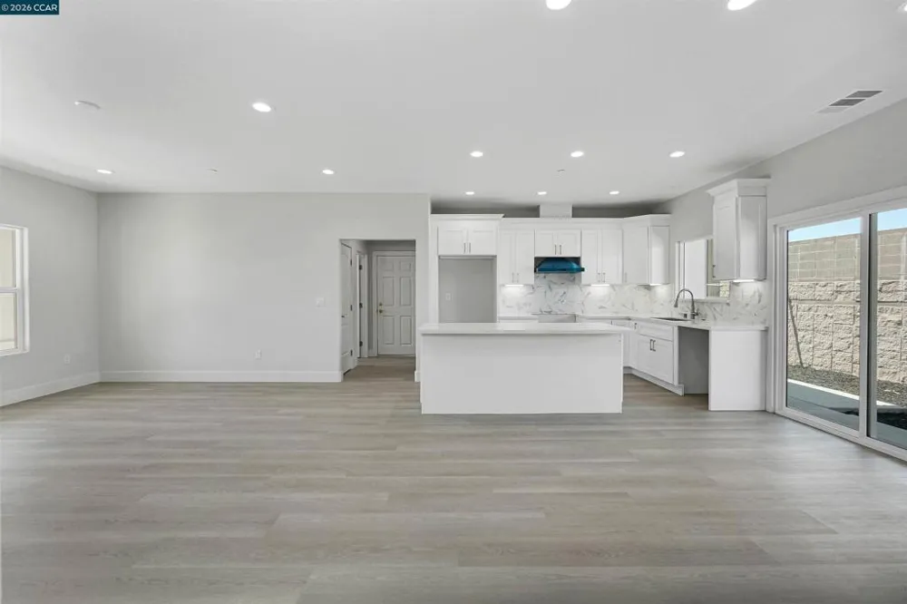 2102 Paige Ct Pittsburg, CA 94565