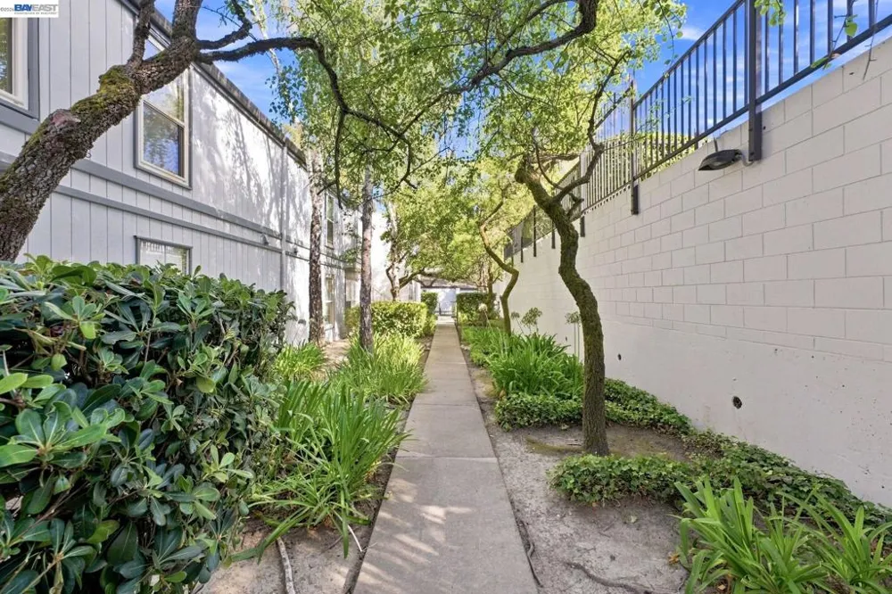2075 Ascot Dr #119 Moraga, CA 94556
