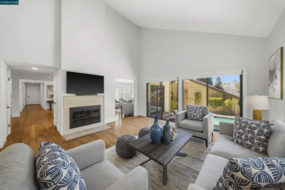 951 Redwood Dr Danville, CA 94506