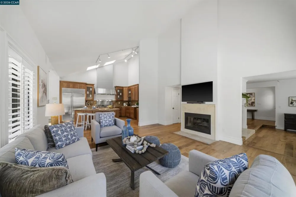 951 Redwood Dr Danville, CA 94506