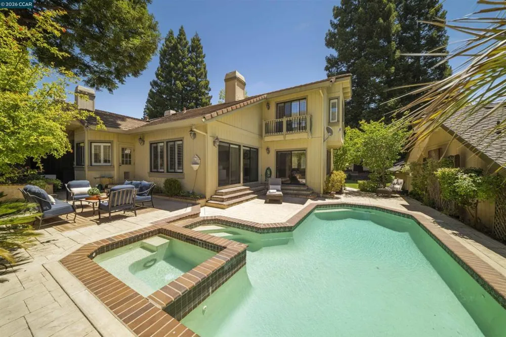 951 Redwood Dr Danville, CA 94506