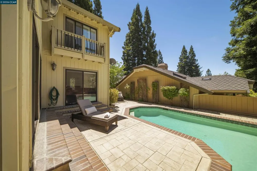 951 Redwood Dr Danville, CA 94506