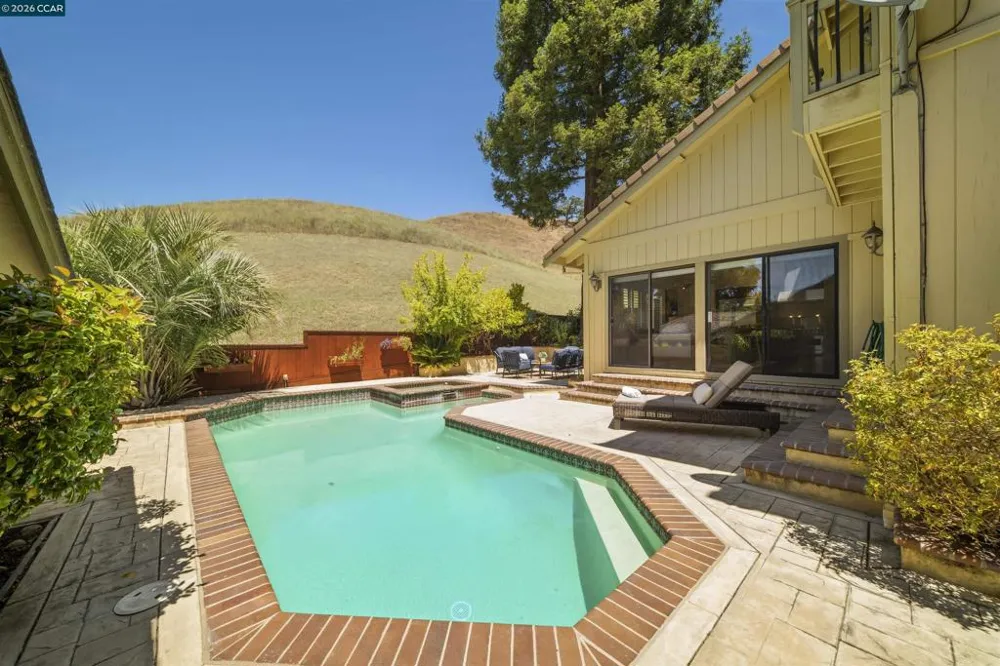 951 Redwood Dr Danville, CA 94506