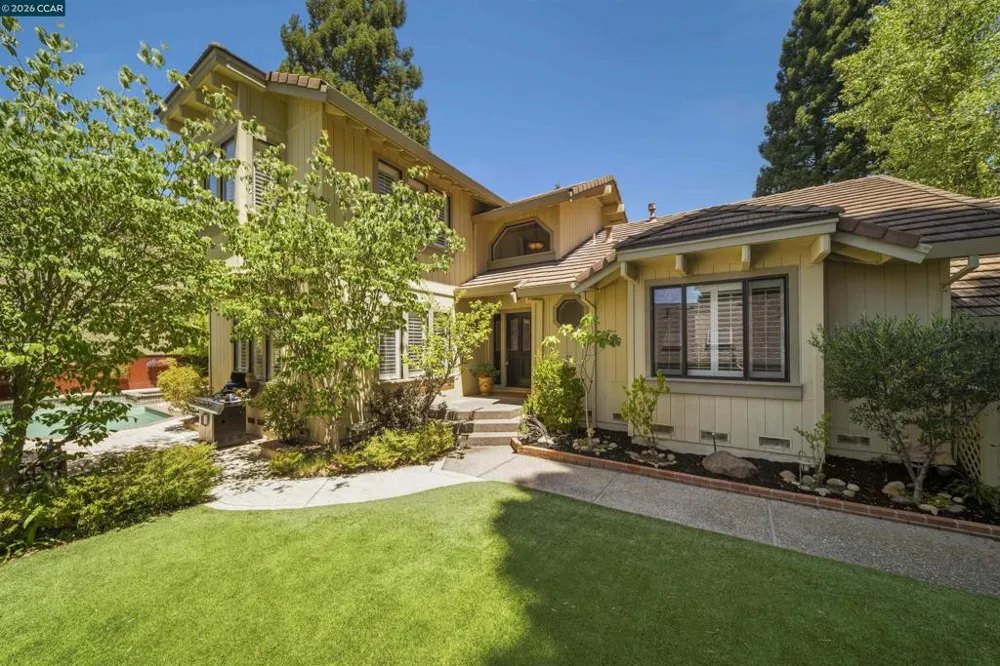 951 Redwood Dr Danville, CA 94506