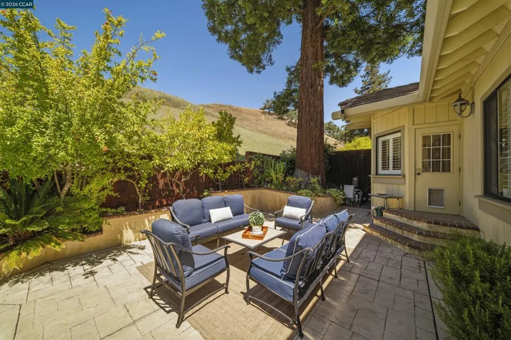 951 Redwood Dr Danville, CA 94506