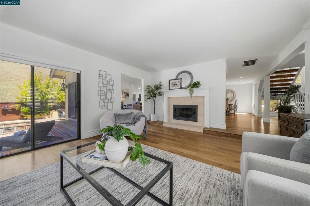 951 Redwood Dr Danville, CA 94506
