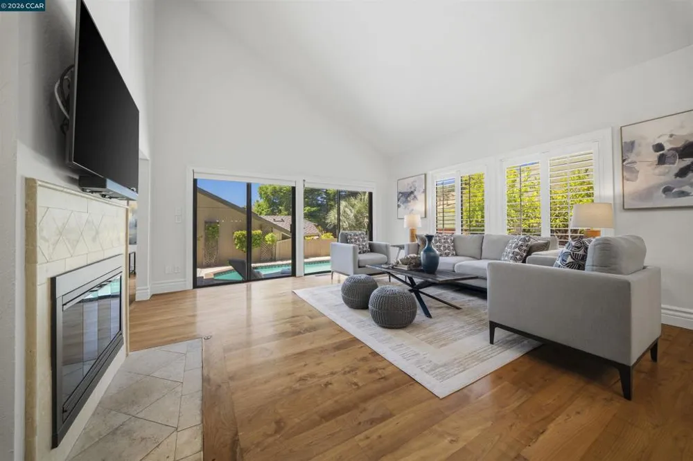 951 Redwood Dr Danville, CA 94506