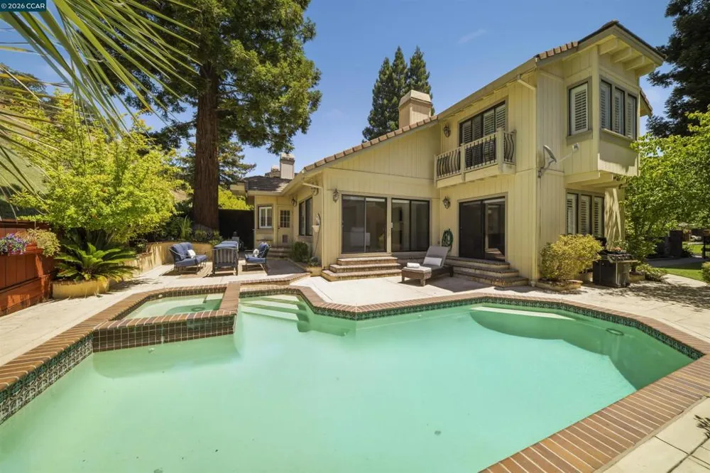 951 Redwood Dr Danville, CA 94506