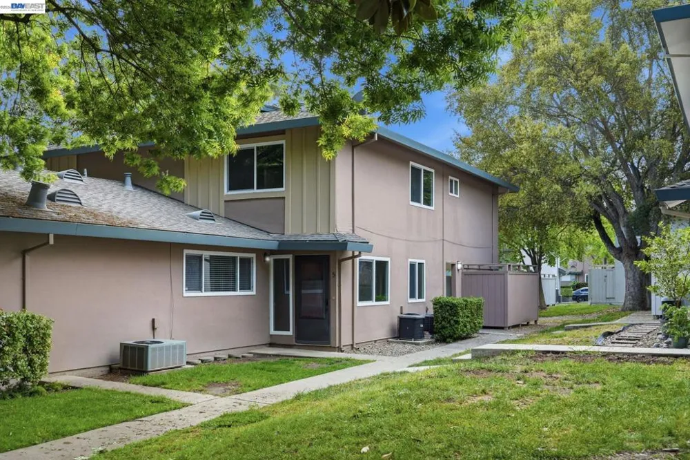 8185 Arroyo Dr #3 Pleasanton, CA 94588