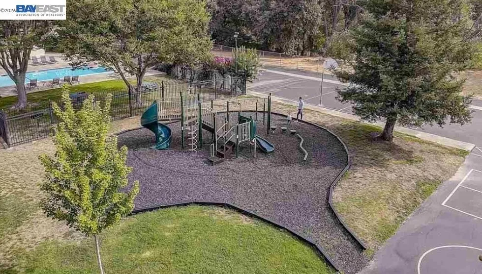 8185 Arroyo Dr #3 Pleasanton, CA 94588