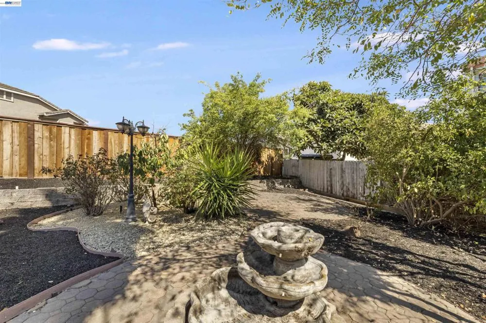 2600 Yorkshire Dr Antioch, CA 94531