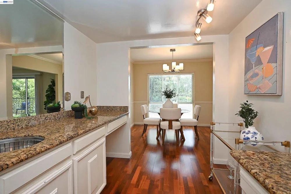 30 Mounds Rd #201 San Mateo, CA 94402
