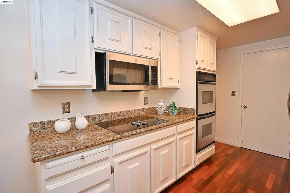 30 Mounds Rd #201 San Mateo, CA 94402