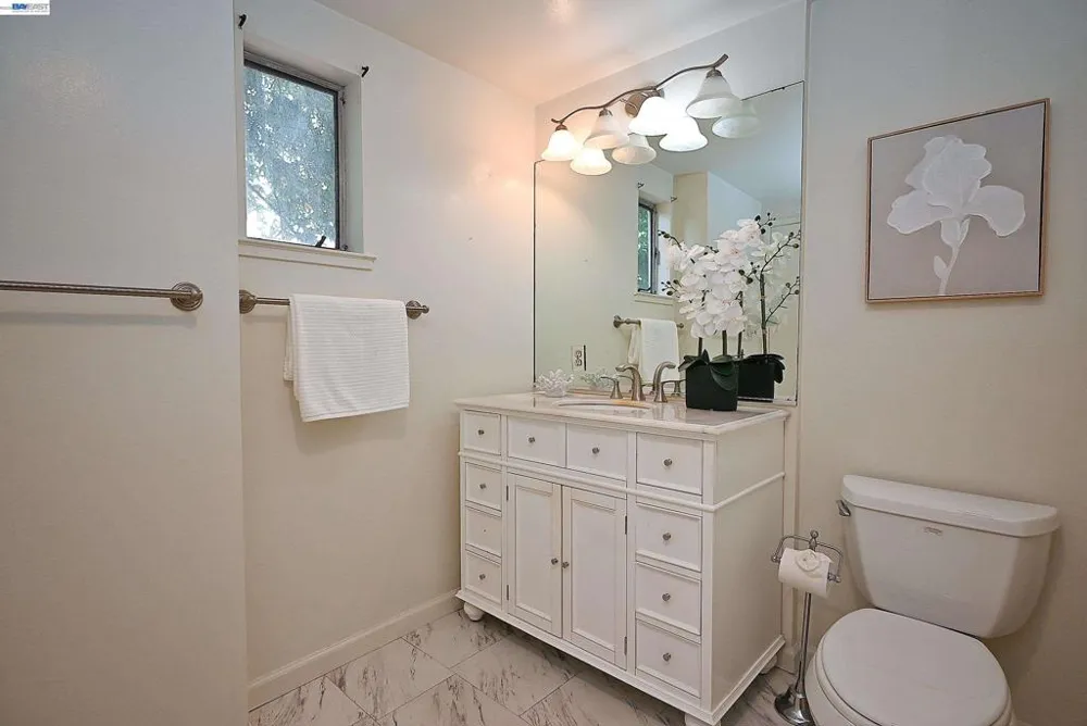 30 Mounds Rd #201 San Mateo, CA 94402
