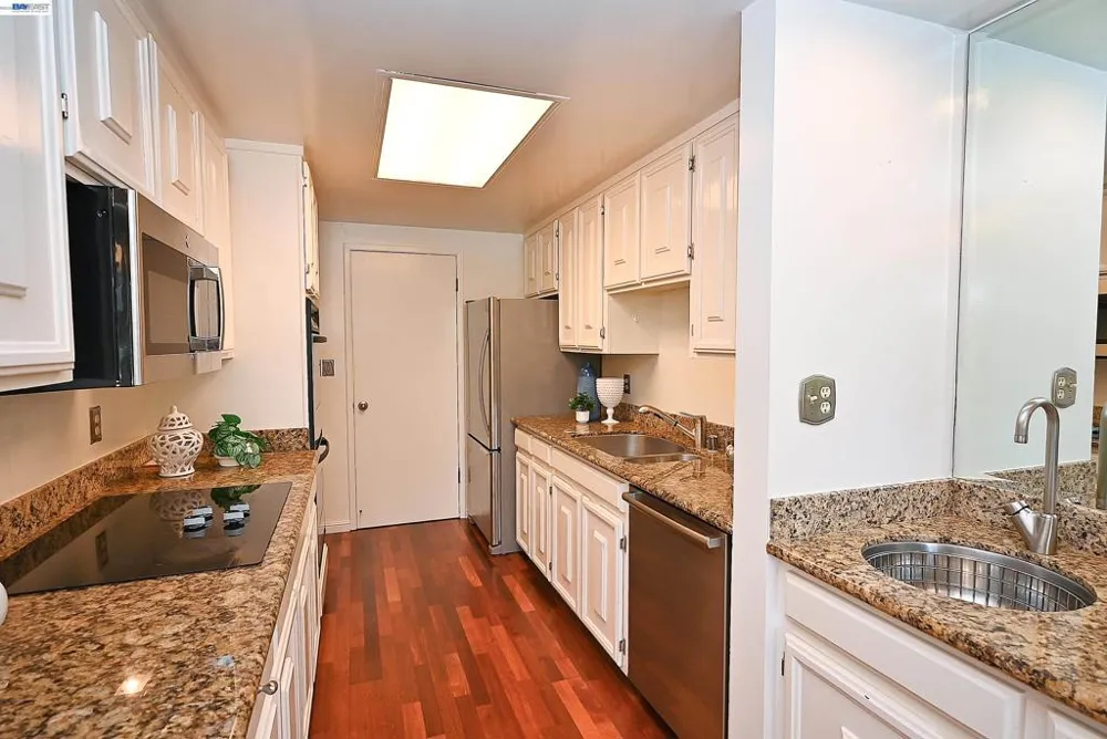 30 Mounds Rd #201 San Mateo, CA 94402