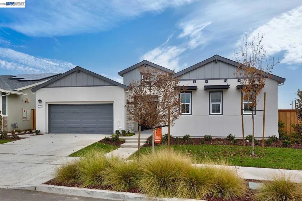 1276 Parkcrest Circle Manteca, CA 95336