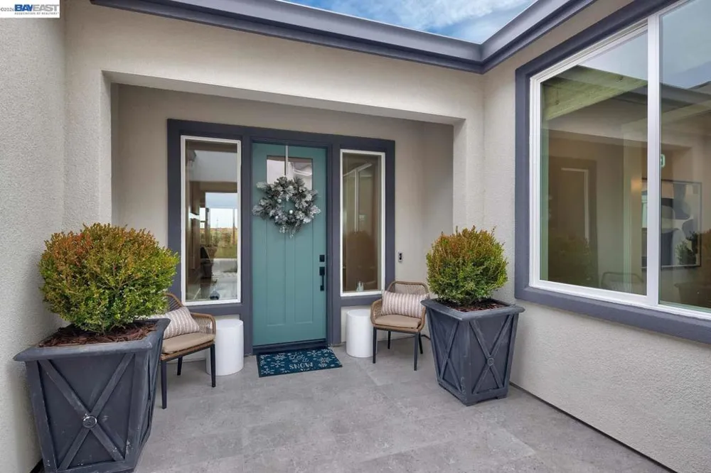 1276 Parkcrest Circle Manteca, CA 95336
