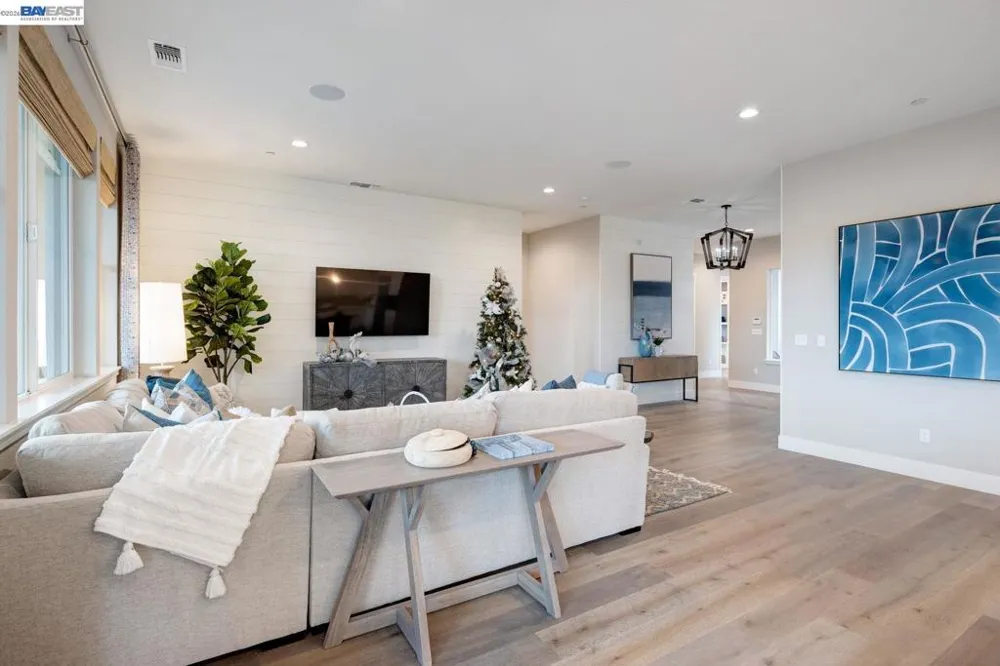 1276 Parkcrest Circle Manteca, CA 95336