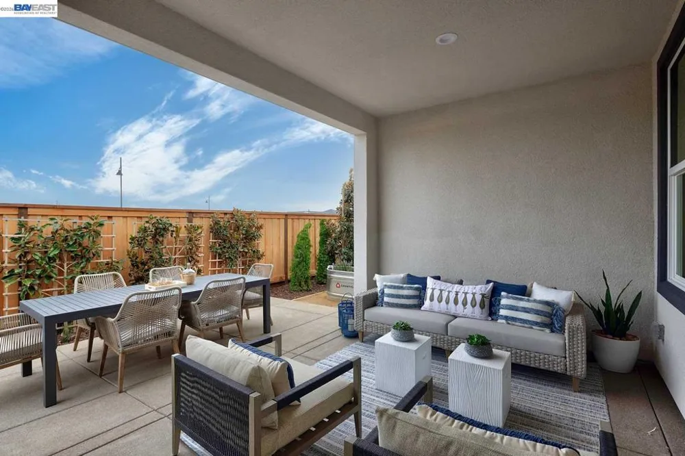 1276 Parkcrest Circle Manteca, CA 95336