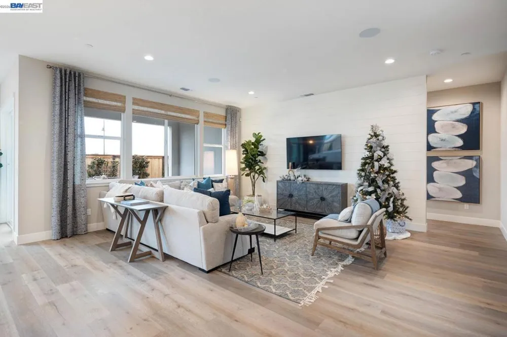 1276 Parkcrest Circle Manteca, CA 95336