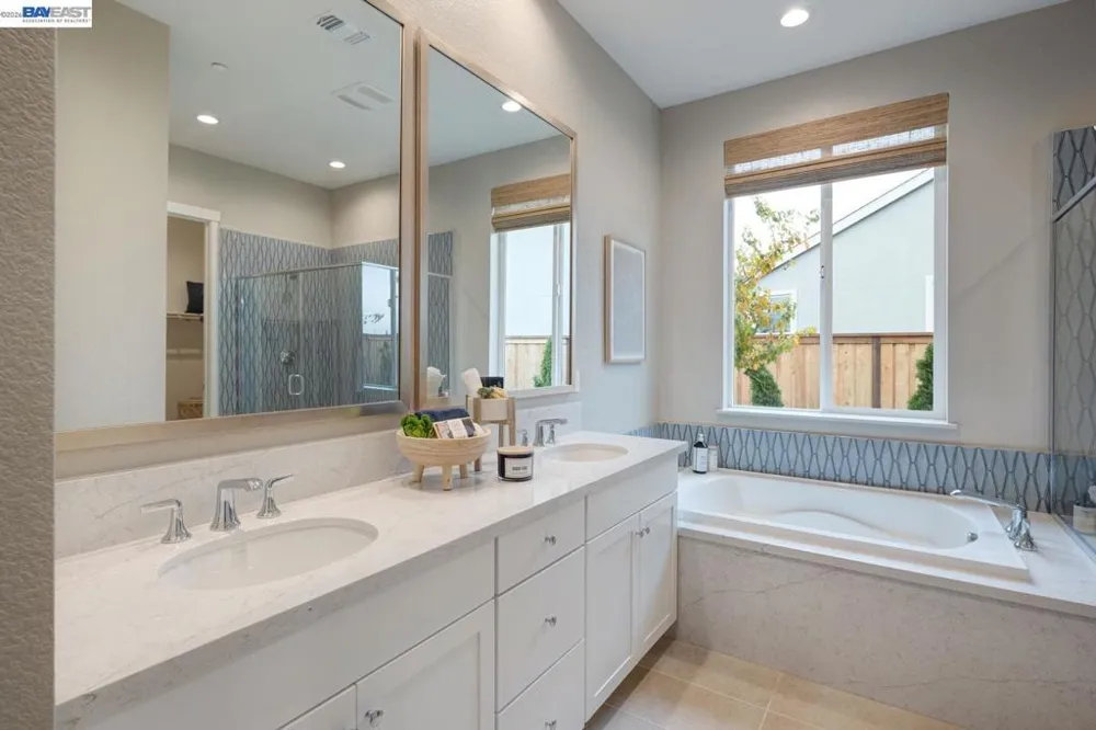 1276 Parkcrest Circle Manteca, CA 95336