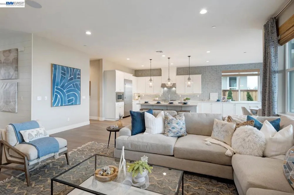 1276 Parkcrest Circle Manteca, CA 95336